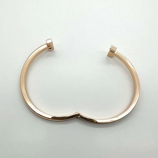 Indulge in the epitome of luxury fashion with our Silver Bracelet for women in Pakistan. Impeccably crafted and versatile, this accessory exudes timeless sophistication. Shop now