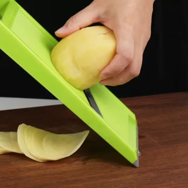 Handheld multifunctional kitchen vegetable