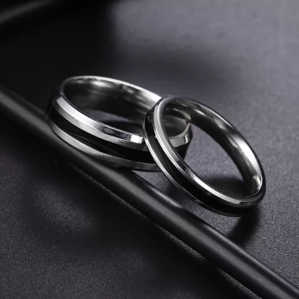 Simple Classic Alliance Wedding Rings - Image 4