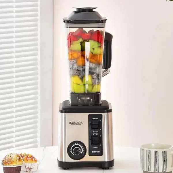 Silver Crest 3-in-1 blender chopping vegetables like carrots and broccoli.