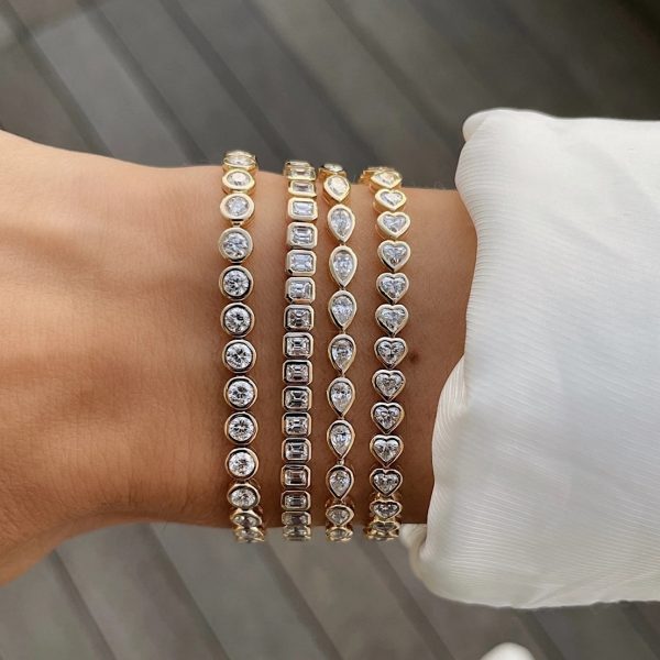 Chain Bracelet Classic Fashion Women Jewelry in Pakistan