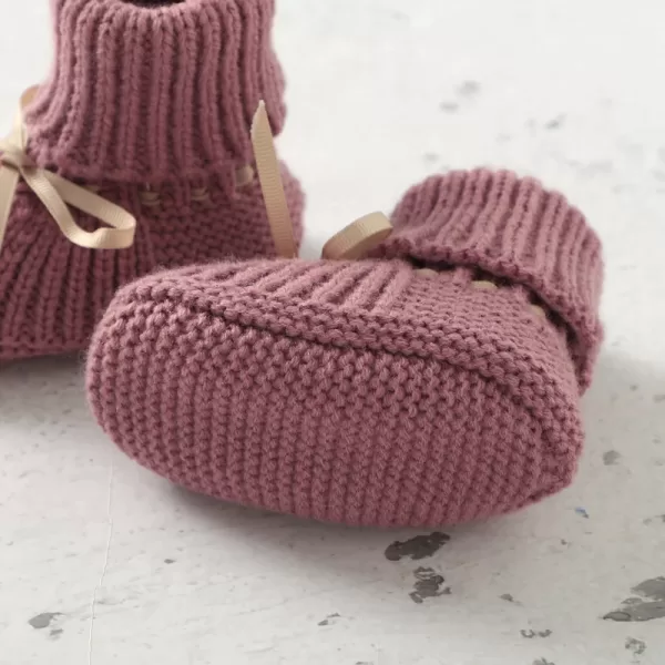 Adorable and Functional: Knit Baby Shoes and Gloves Set for Newborn Girls - Image 6