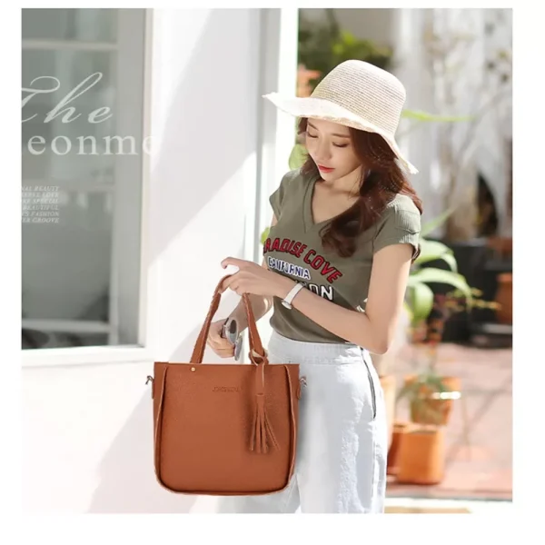 Effortlessly Stylish: The Must-Have PU Shoulder Bag for Fashionable Ladies