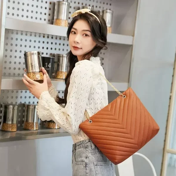 High Quality Pu Leather Handbags and Purses price in Palistan