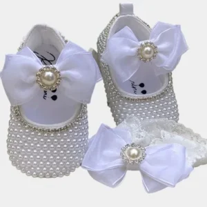 Handmade baby crib shoes with white pearls and rhinestones for christening or baptism (3).
