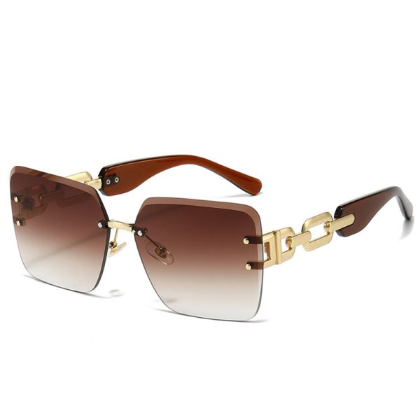 Chic Helena Oval Sunglasses – Elegant Fashion Eyewear